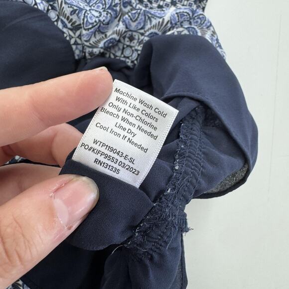 EVEREVE Shirt Womens Small‎ Blue White Surplice V Neck Peplum Ruffle Sleeveless - Picture 4 of 7